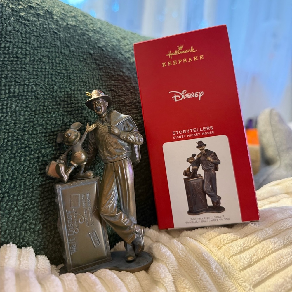 Hallmark Disney “Storytellers” Christmas Ornament